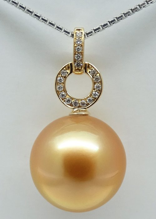 Golden South Sea Pearl, 24K Golden Saturation, Round, 13.86 mm - Pearl Enhancer - Ciondolo 18kt. Giallo oro - Diamante 
