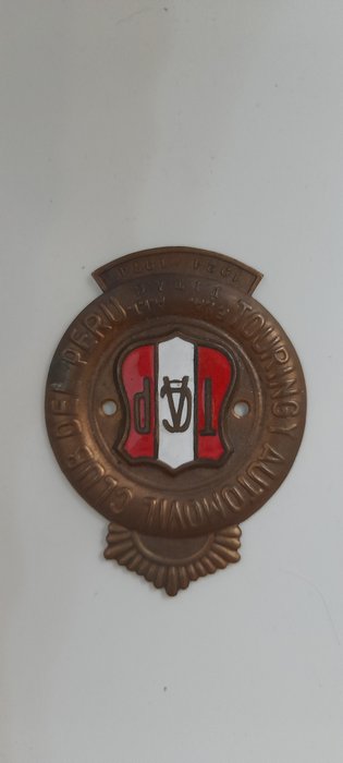 Badge - automovil club peru grille badge esmaltado sudamerica - 1970