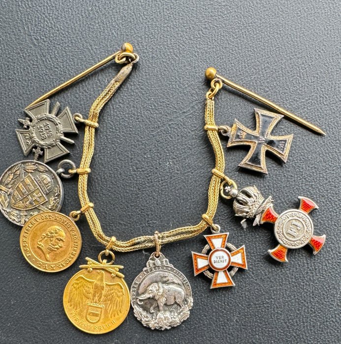 德意志帝國 - 奧地利 第一次世界大戰 - 燕尾服項鍊，附有 8 個獎項 - 微縮模型 - 服務獎章