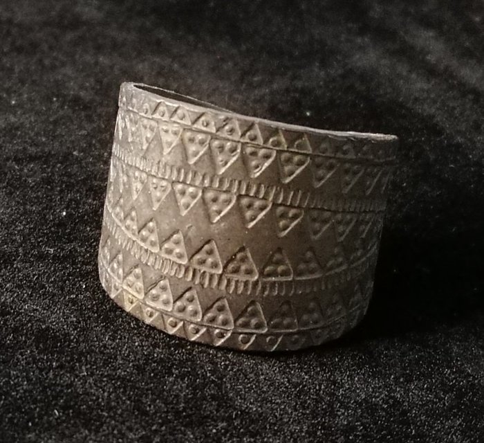 Époque Viking Bronze Bague décorée - 21 mm  (Sans Prix de Réserve)
