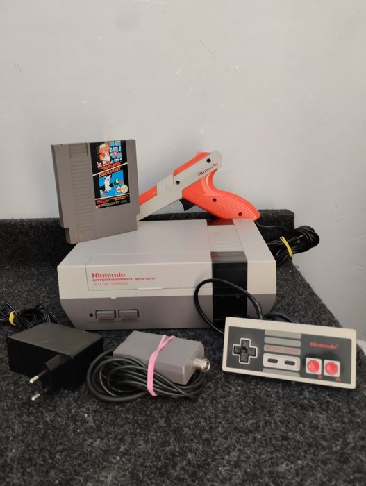 Nintendo - NES - Videopelikonsoli (1)
