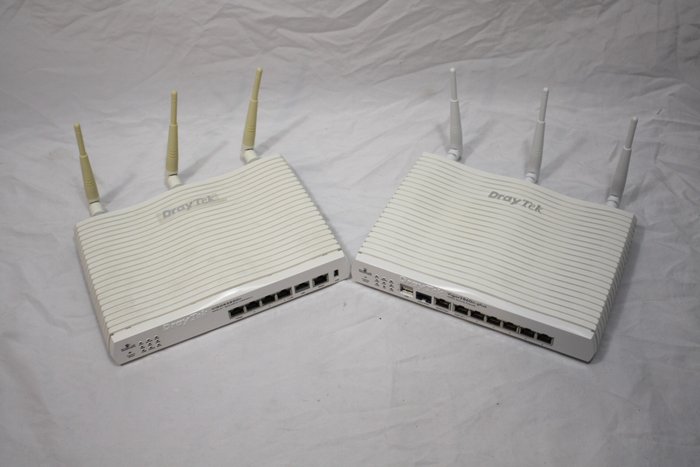 Nice find: Lot of 2 vintage High end DSL Router/Firewall - Draytek Vigor 2820n & Draytek Vigor 2860n+ - Computer - Getest en werkend