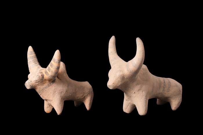 Indusdalen Terracotta Zebu Bulls (2)  (Utan reservationspris)