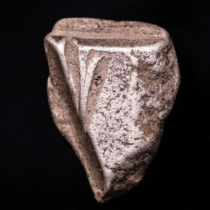 Romerska republiken. Anonymous. Silver Formatum Central Italy, around V-III centuries B.C.  Formatum pre-coin heart form  (Ingen mindstepris)