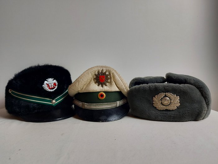 Sombrero de Lottie - Uniforme militar