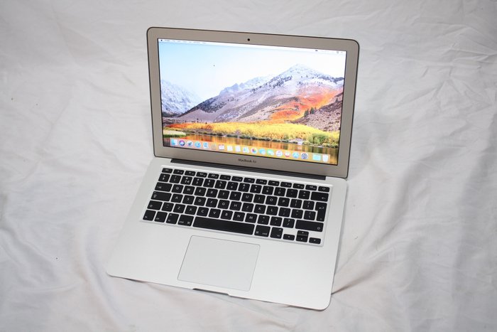 Rare find: Apple MacBook Air 13 inch (Mid 2011) - Luxury model with upgraded Processor - Intel Core i7 1.8Ghz - Bærbar computer