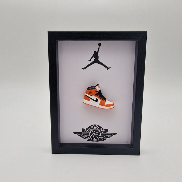 Frame- Mini Sneaker " AJ1 Air Jordan 1 Reverse Shattered Backboard " framed  - Wood