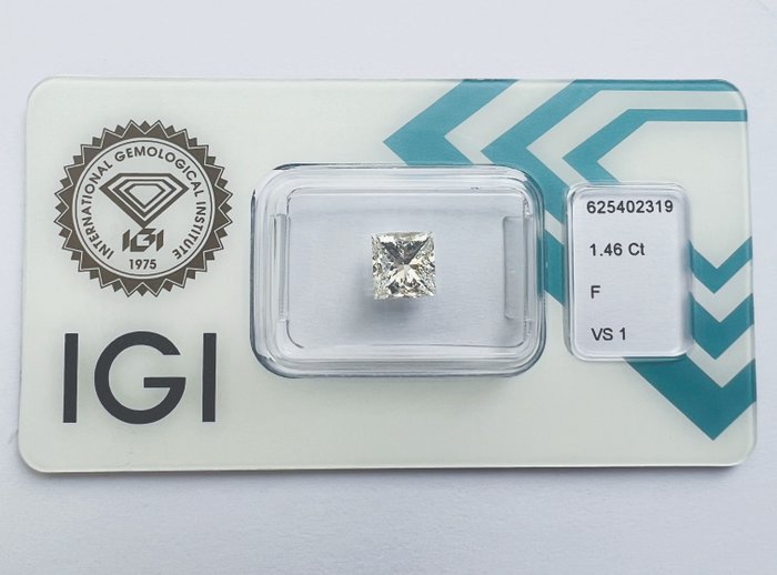 Ingen mindstepris - 1 pcs Diamant  (Natur)  - 1.46 ct - Firkantet med slebne hjørner - F - VS1 - International Gemological Institute (IGI) - *Ingen reservationspris*
