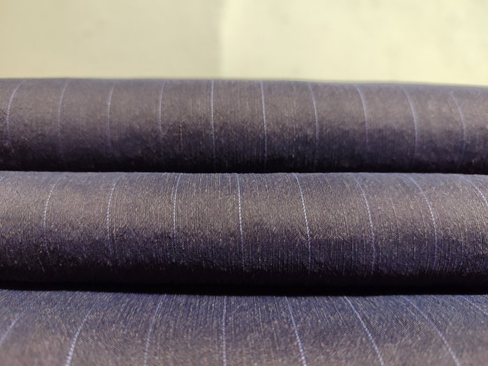 De stof van een linnenmix meet 5 x 1,60 m - Textiel  - 500 cm - 160 cm