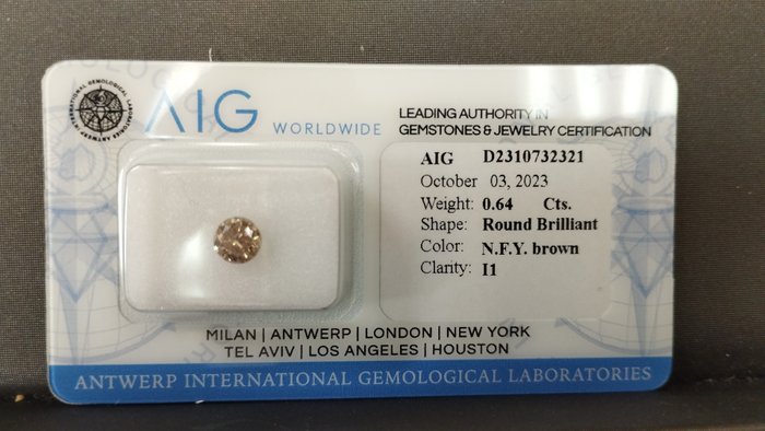 1 pcs Diamant - 0.64 ct - Rond - fancy yellowish brown - I1, NO RESERVE PRICE