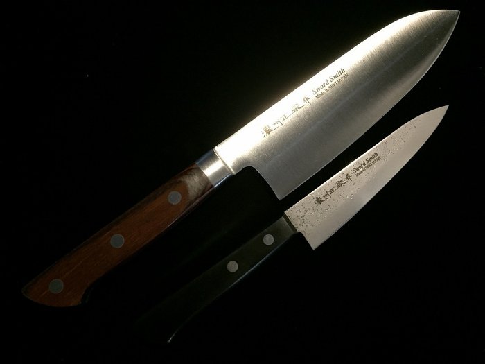 濃州正宗 NOSHU MASAMUNE Sword Smith / Satin Finish / Set of 2 / 三得 SANTOKU ペティ PETTY - Bordkniv (2) - Japansk køkkenkniv - Stål, Træ