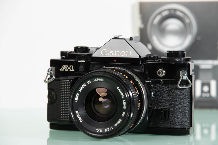 Canon A-1 + FD 2,8/28mm S.C. / Single lens reflex camera (SLR)