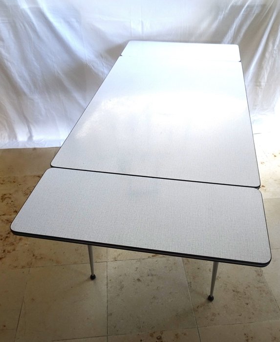 Table - formica