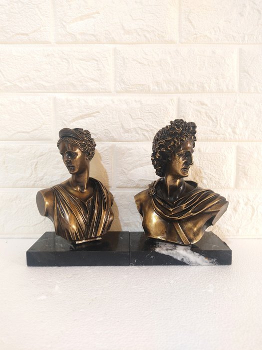 after A. Giannelli - 小雕像 - Figuras de Apolo y Diana en bronce con pie de mármol - 合金, 大理石