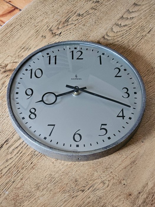 Βιομηχανικό ρολόι - Siemens - Αλουμίνιο, Γυαλί - 1970-1980
