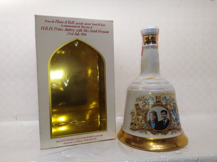 Bell's Decanter - Celebration Marriage of Prince Andrew with Miss Sarah Ferguson in 1986  - 75cl