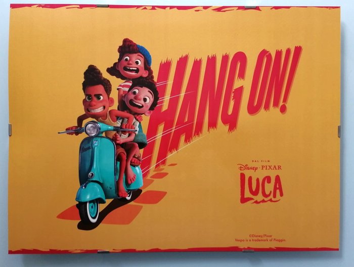 Disney Pixar Vinylafdrukken - Disneystore - Hang On! Luca - 2021