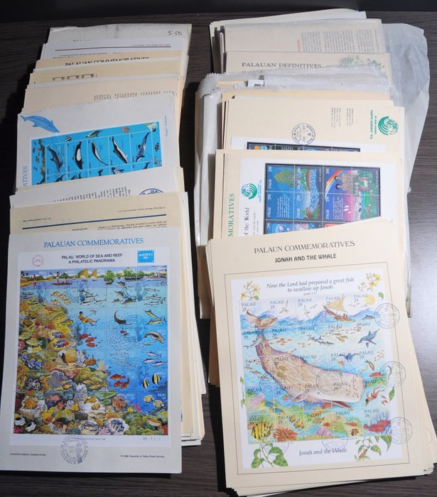Παλάου  - Μεγάλη παρτίδα από μπλοκ, φύλλα, σειρές και γραμματόσημα σε ειδικά φύλλα συλλογής με περιγραφή