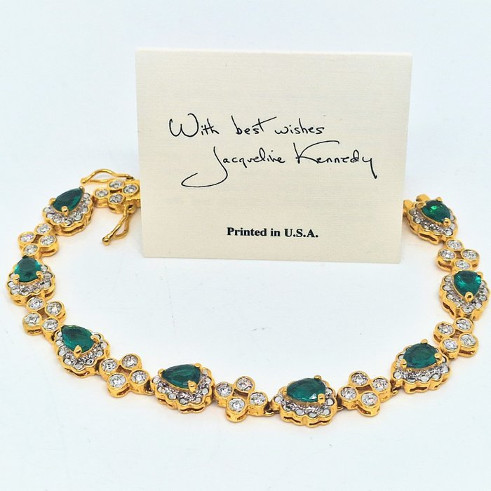 Jackie's emerald drop bracelet worn to the inaugural gala on January 20, 1961, exactly the same - Gold-plated - Bracelet