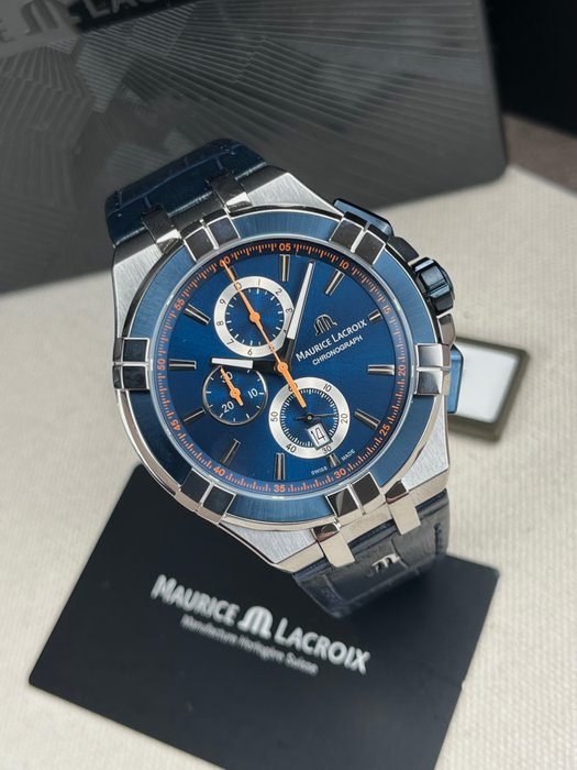 Maurice Lacroix - Aikon Chronograph Date  - AI1018-SS001-432-4 - Heren - 2011-heden