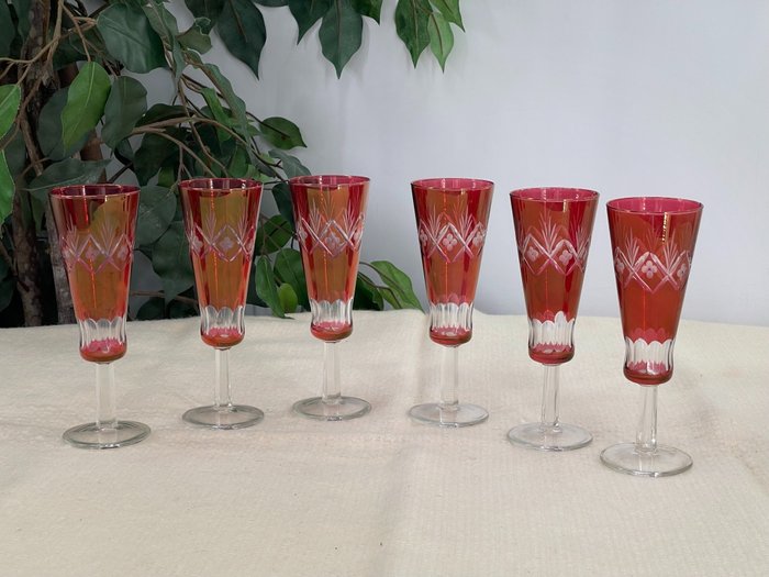 Pot (6) - Set van 6 kristallen sherry- en likeurglazen in rood - Glas