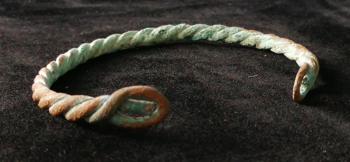 Époque Viking Bronze Bracelet décoré - 55 mm  (Sans Prix de Réserve)