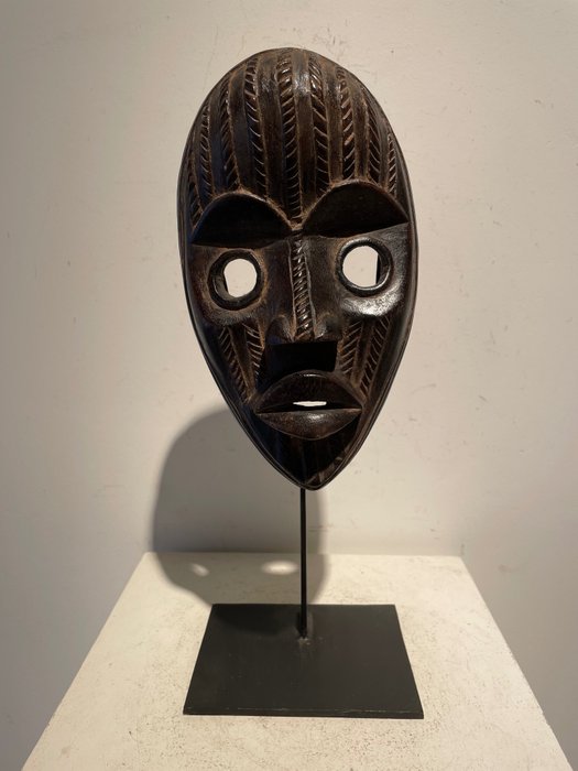 Mask - Dan - Costa de Marfil  (Sin Precio de Reserva)