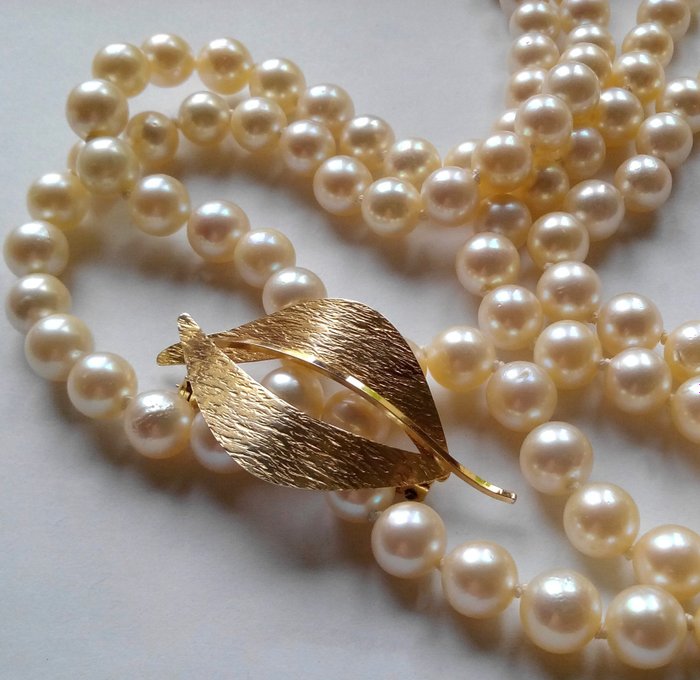沒有保留價 - 頸鏈 Akoya 珍珠長 88 公分 - 8 克拉黃金胸針 