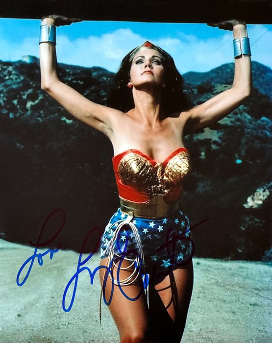 Wonder Woman - Authentic Signed Photo by Lynda Carter - Autograph with COA