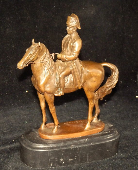 After Antonio Canova ( 1757-1822 ) - sculptuur, Fraai bronzen Sculptuur van Napoleon Bonaparte op paard - 17 cm - Brons, Marmer - 2010
