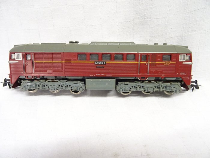 Piko H0 - 5452320 - Diesel lokomotiv (1) - "Taiga-tromme" BR 120 - DR (DDR)
