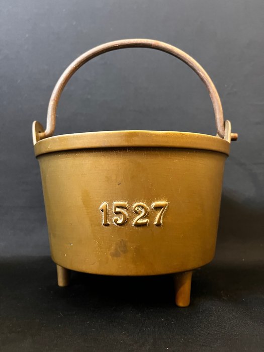 Bucket -  Old Authentic heavy brass bucket (flower pot) - Brass