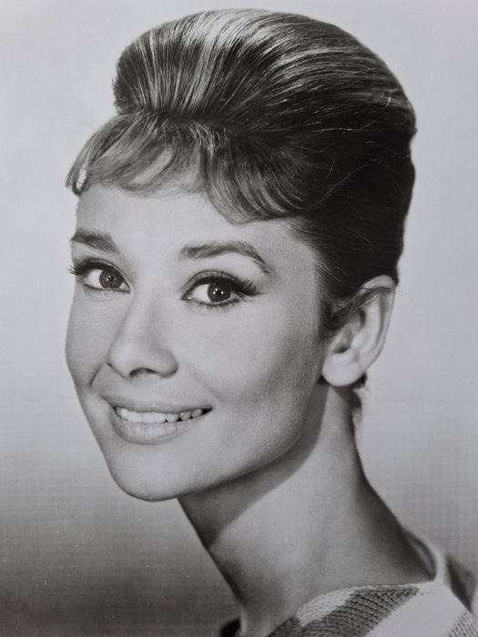 (x 3 photos) Audrey Hepburn - 'The Legend of Classic Hollywood Cinema'
