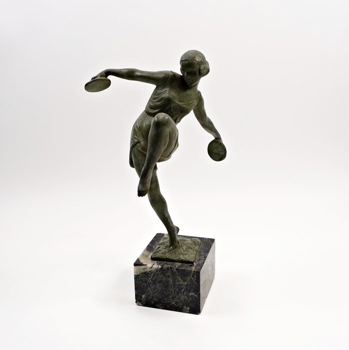 Fayral (Pierre le Faguays) - Sculptură, "Danseuse Aux Cymbales" - 26.5 cm - Zamac