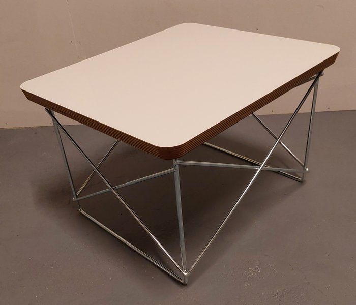 Model Eames LTR - 边桌 - 木, 铁（锻造）