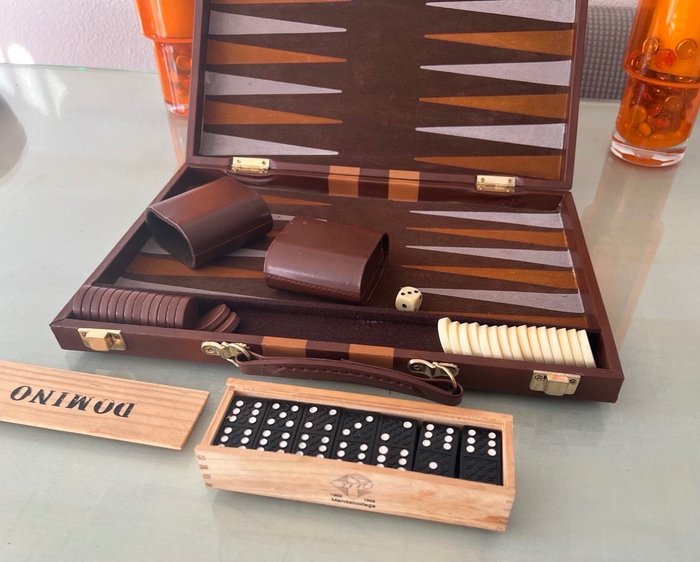 Brettspiel - Backgammon Koffer en een Domino Spel - Holz, Metall, Stoff, Kunstleder