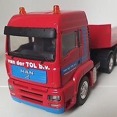 Conrad 1:50 – Model vrachtwagen – MAN TGA – trekker met dieplader “Van der Tol – Utrecht”