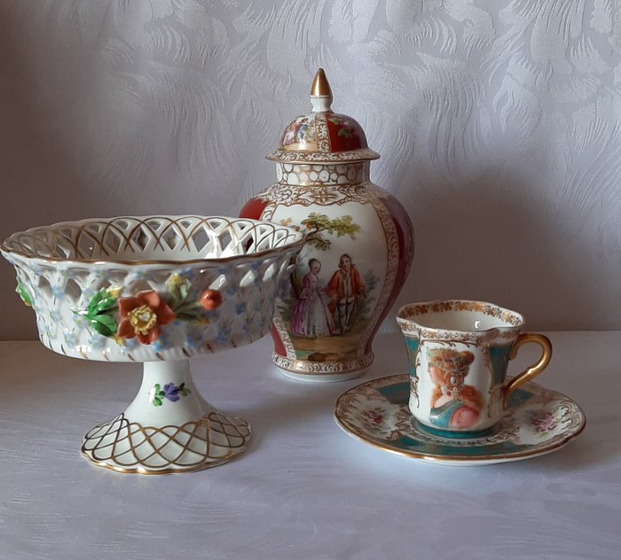 Dresden - Alzata traforata - Potiche con coperchio - Cup and saucer (3) - Porcelain