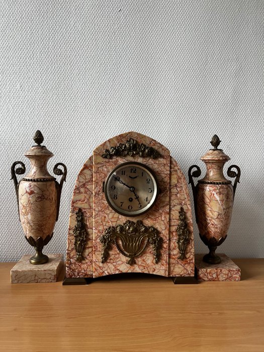 Horloge et parure de cheminée  (3) - UCRA -  Art déco Bronze, Marbre, Verre - 1920-1930