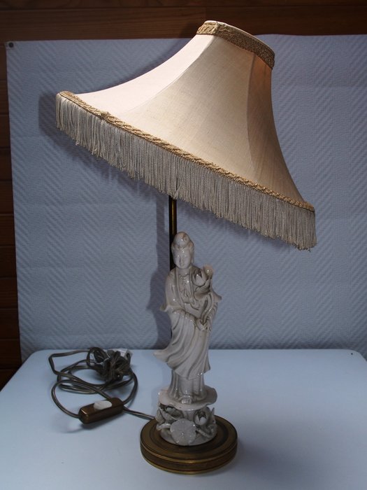 Éjjeliszekrény lámpa - Porcelán