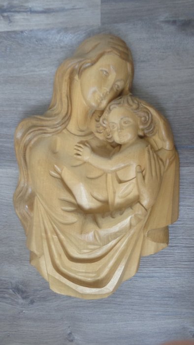 Utskjæring, Holzfigur -Heiligenfigur  Madonna , Maria Mutter Gottes mit  Jesu Kind auf dem Arm  - Heiligenfigur - 37 cm - Tre