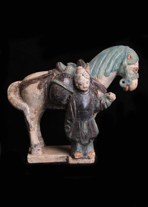 Antico cinese Terracotta Figurina smaltata accompagnata da cavallo  (Senza Prezzo di Riserva)