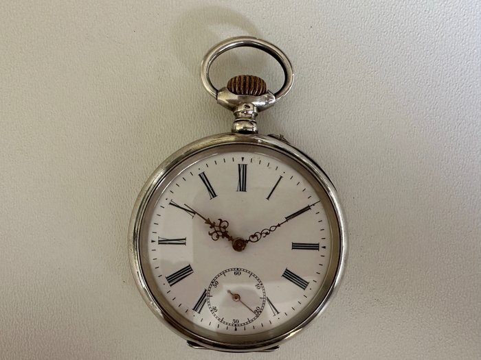 Vintage pocket watch - 1901-1949