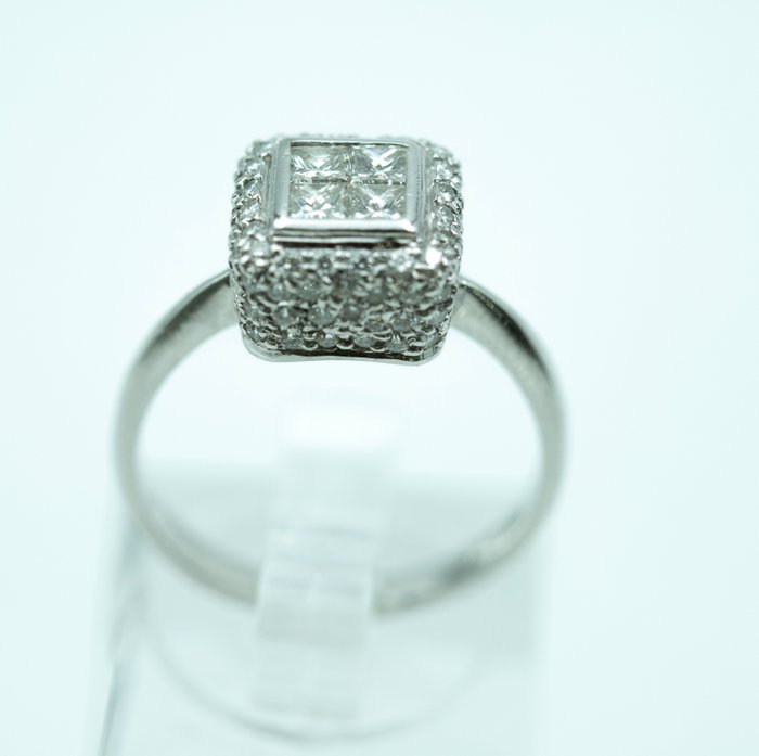 Ring - 18 kt. White gold -  1.12 tw. Diamond  (Natural coloured) 