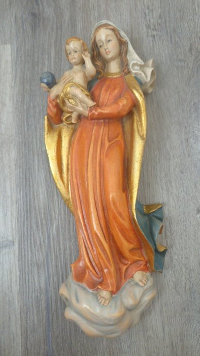 Tiroler Holzschnitzereien - Schnitzerei, Holzfigur - Farbige Madonna mit Jesu Kind auf dem Arm - Wandfigur - 30 cm - Holz