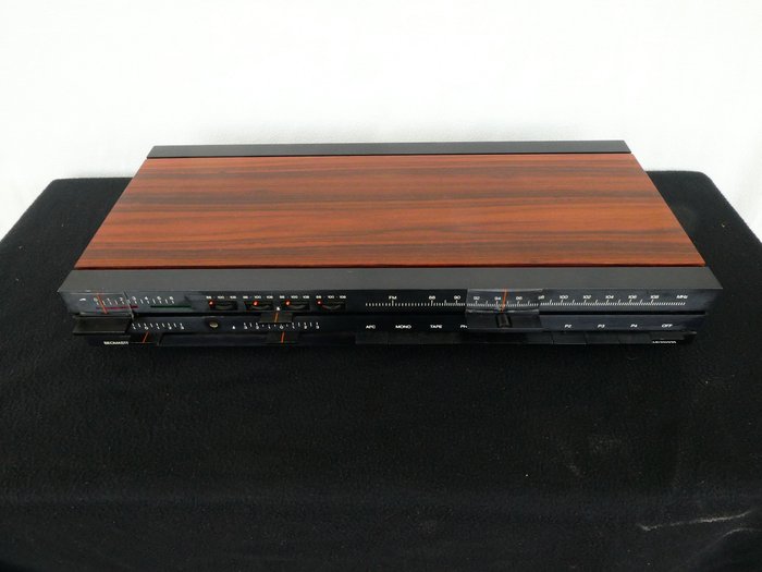 Bang & Olufsen - Beomaster 1100, stereo receiver, fully serviced by Beovintage, new lights! Solid state stereo receiver