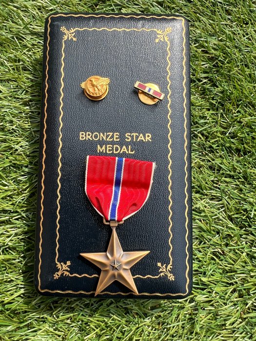 Amerikan yhdysvallat - Mitali - US WW2 Bronze Star in orig box + lapel pin + ruptured duck lapel pin - Infantry - Airborne