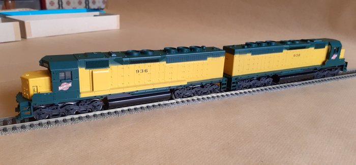 Athearn H0 - 4102/4122 - Diesellokomotive (2) - SDP 40 A- und B-Einheiten (Dummy) - North-Western Lines