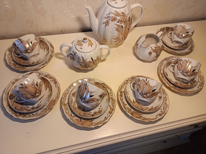 Lomonosov Imperial Porcelain Factory - S.P.Bobganova - Juego de café para 6 (15) - Seasons- March - Porcelana