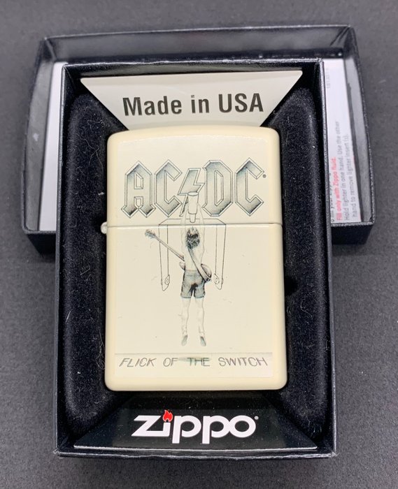Zippo - Zippo lighter 2011 AC/DC Flick of the Switch - Aansteker - Messing